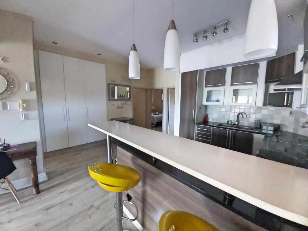 Whale Rock, Modern Beachfront Apartment Margate Eksteriør billede